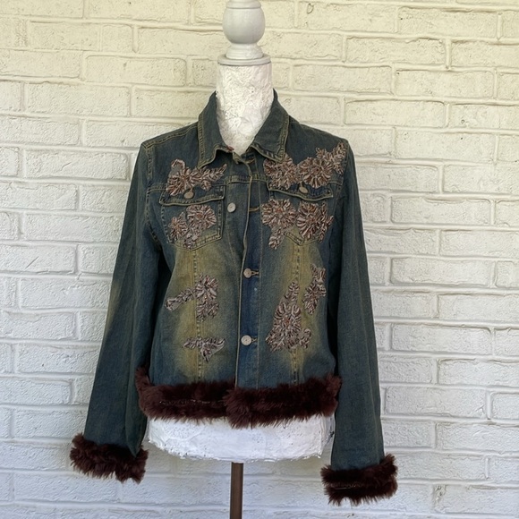 Vintage Spiegel Embroidered  Denim Jacket with Faux Fur Collar and Cuffs - Picture 9 of 12